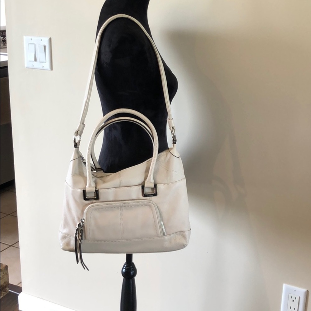 Mint condition B. Makowsky purse.